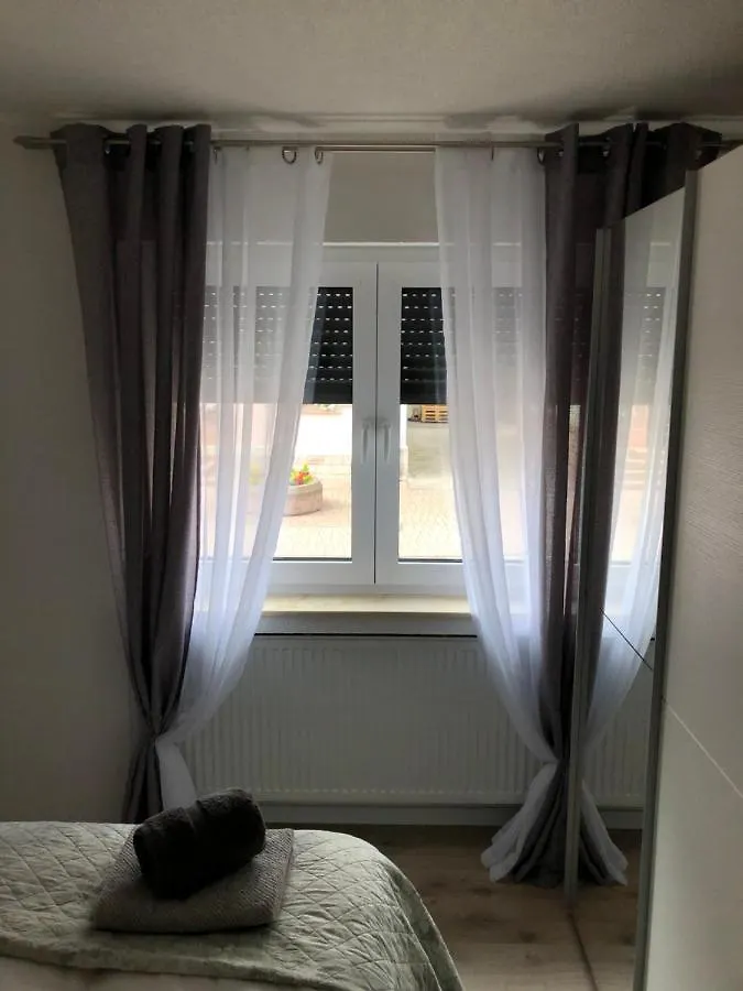 Exklusive Moderne 2 Zi. Wohnung In Ruhiger Lage Rastatt Apartment